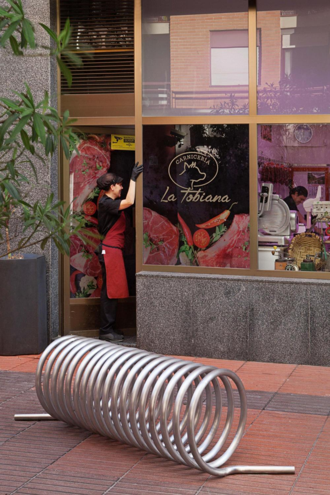 Moneo Brock, Peso y Presencia, _2B space to be