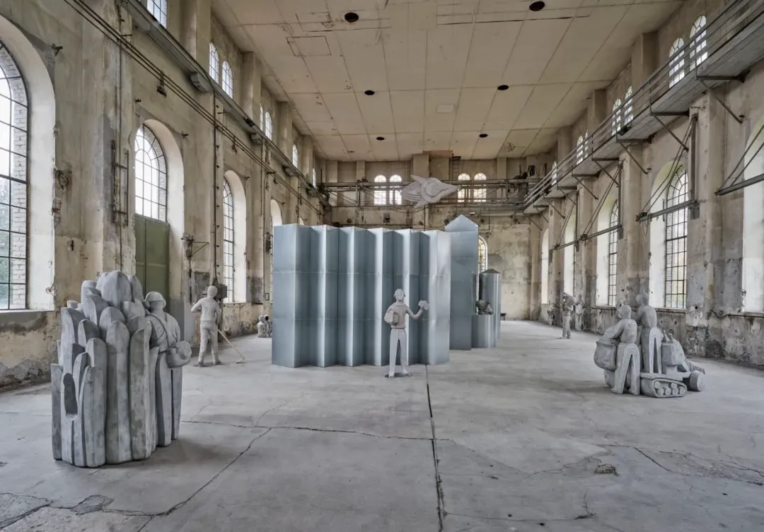 brutalismo, Anna Hulačová