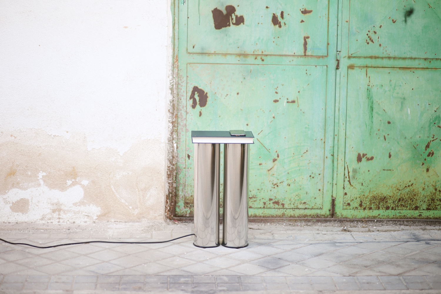 Moneo Brock, Peso y Presencia, _2B space to be