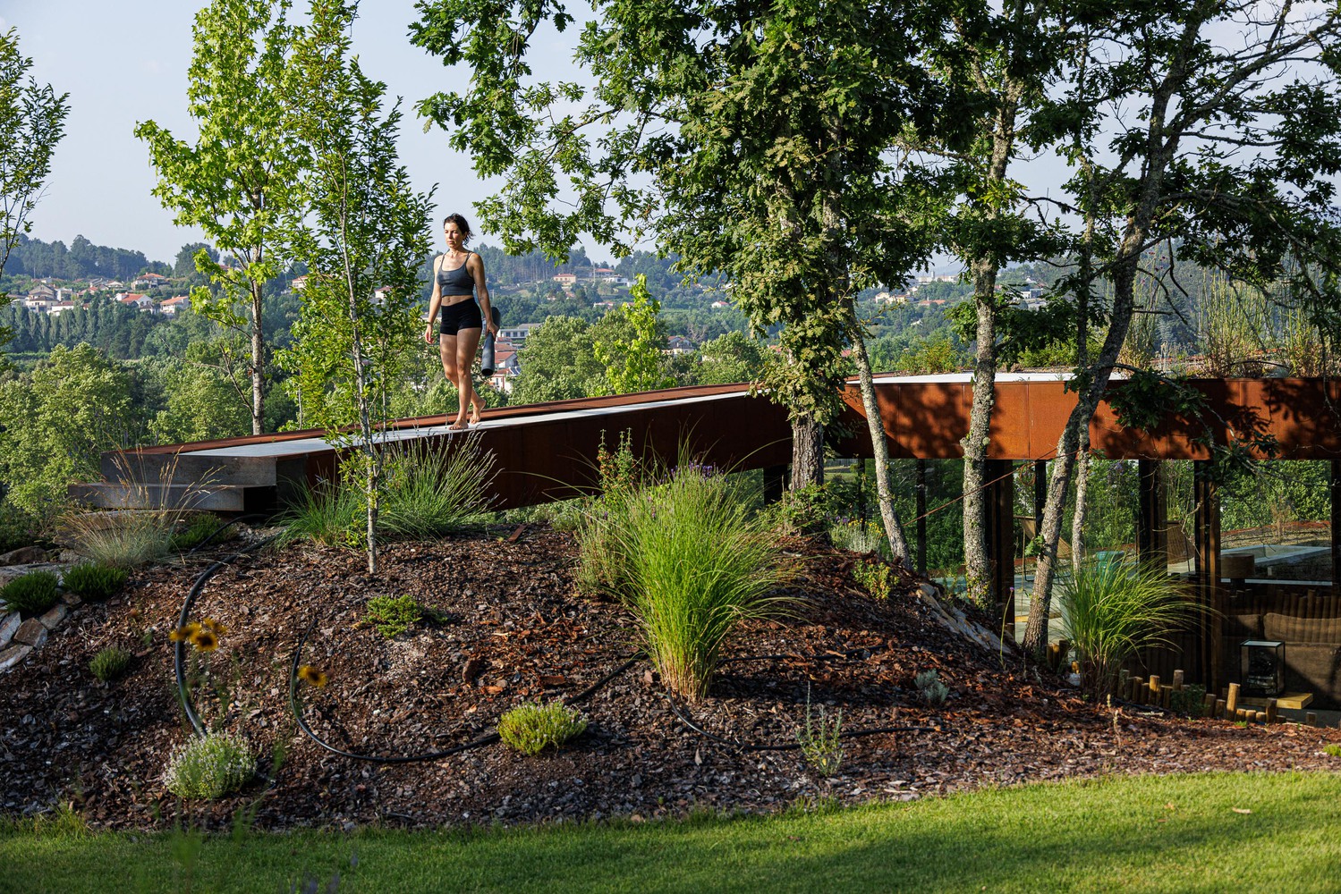 Casa Corten, acero corten, ruina industrial, HPA Arquitetura e Investimentos