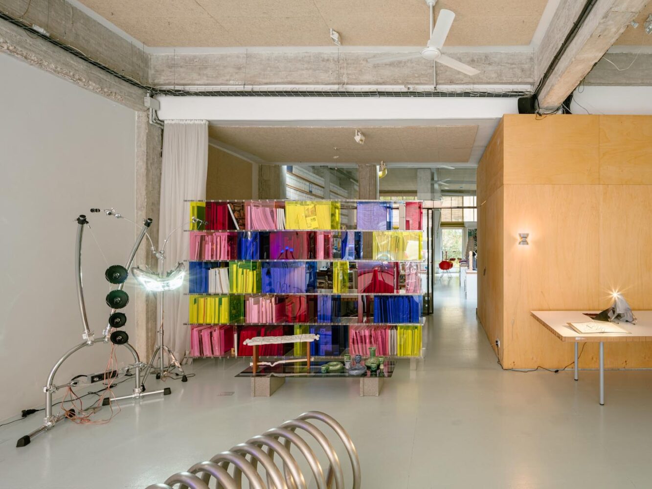 Moneo Brock, Peso y Presencia, _2B space to be