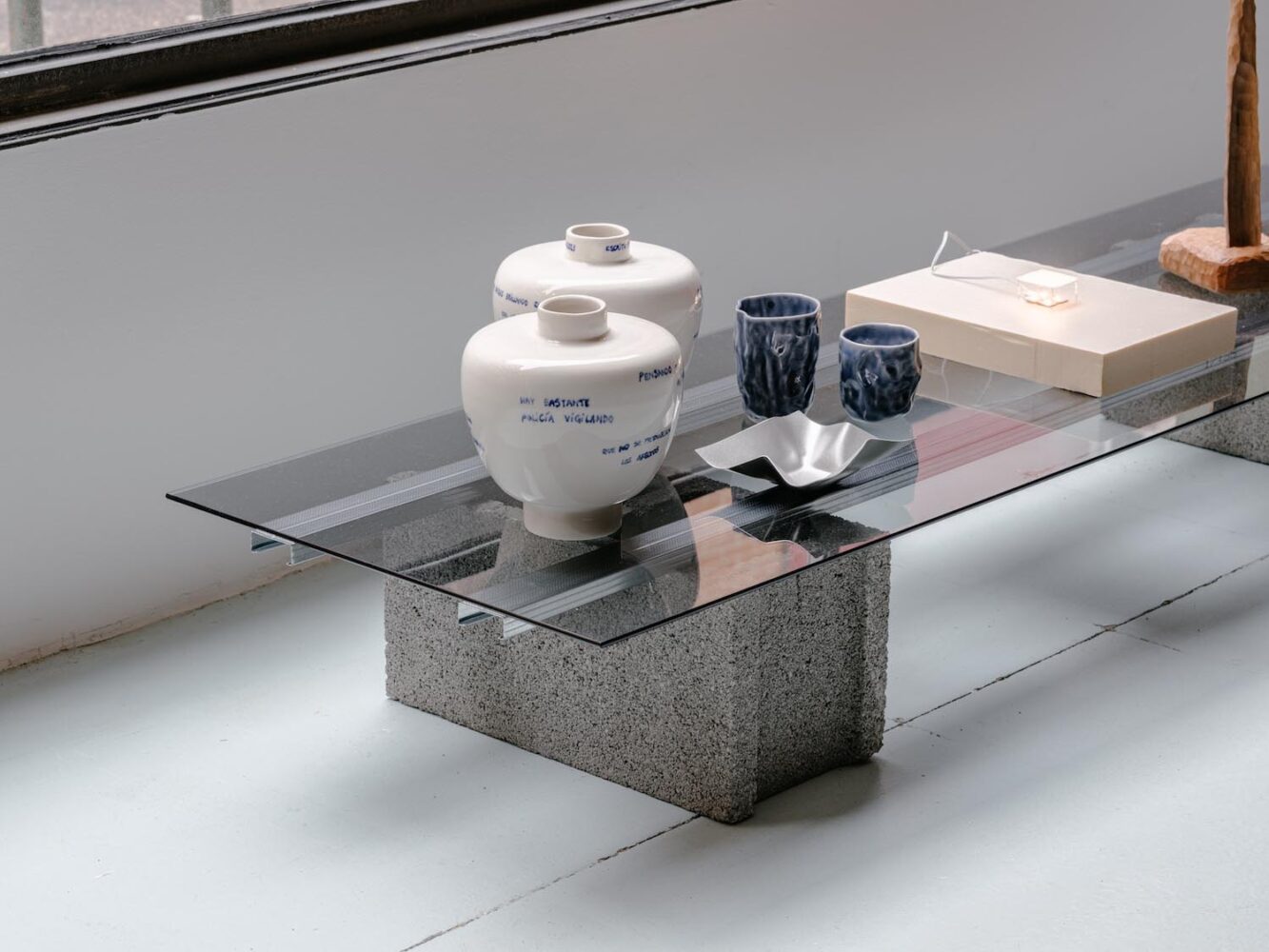 Moneo Brock, Peso y Presencia, _2B space to be