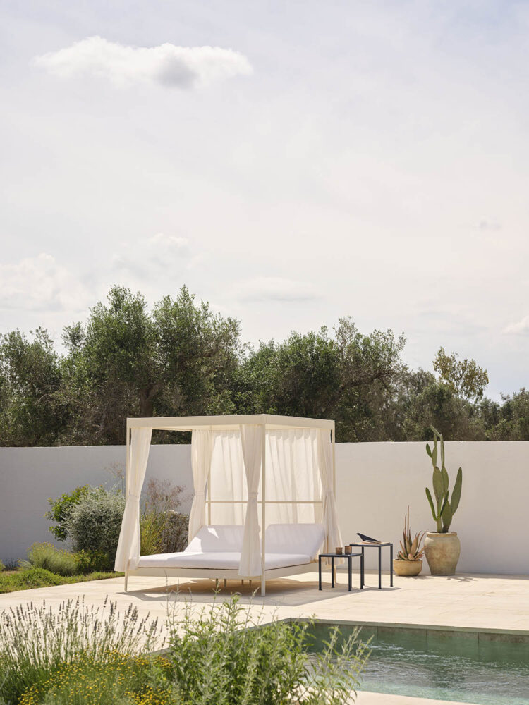 Solaris Sun Lounger. FAST