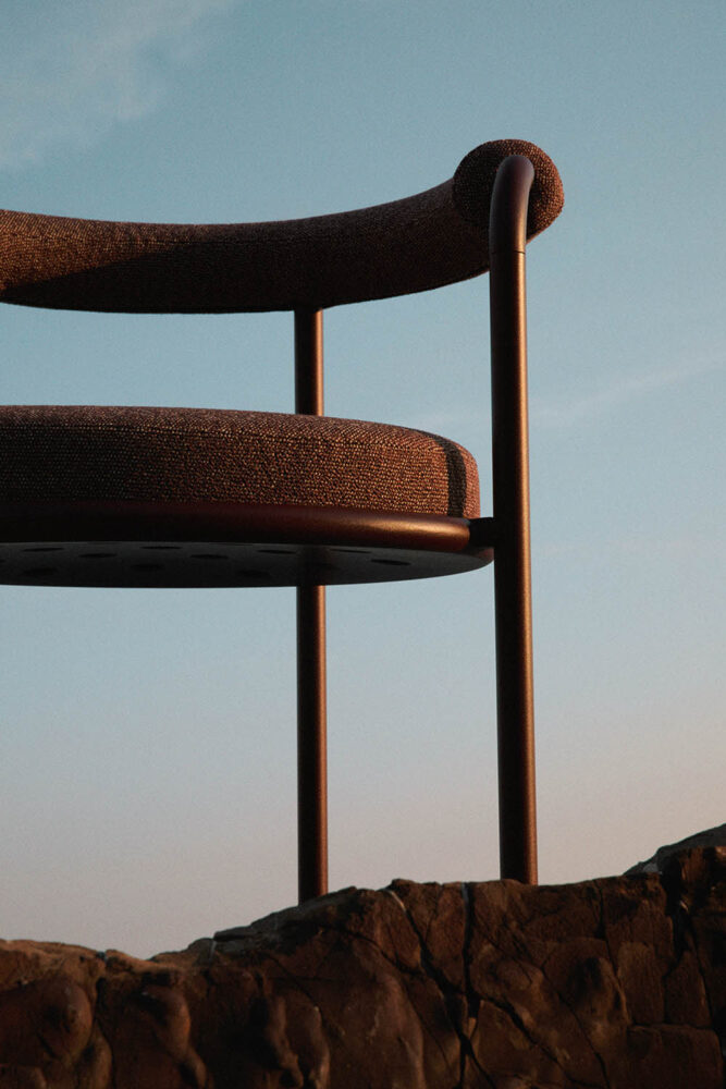 Roè Armchair. FAST