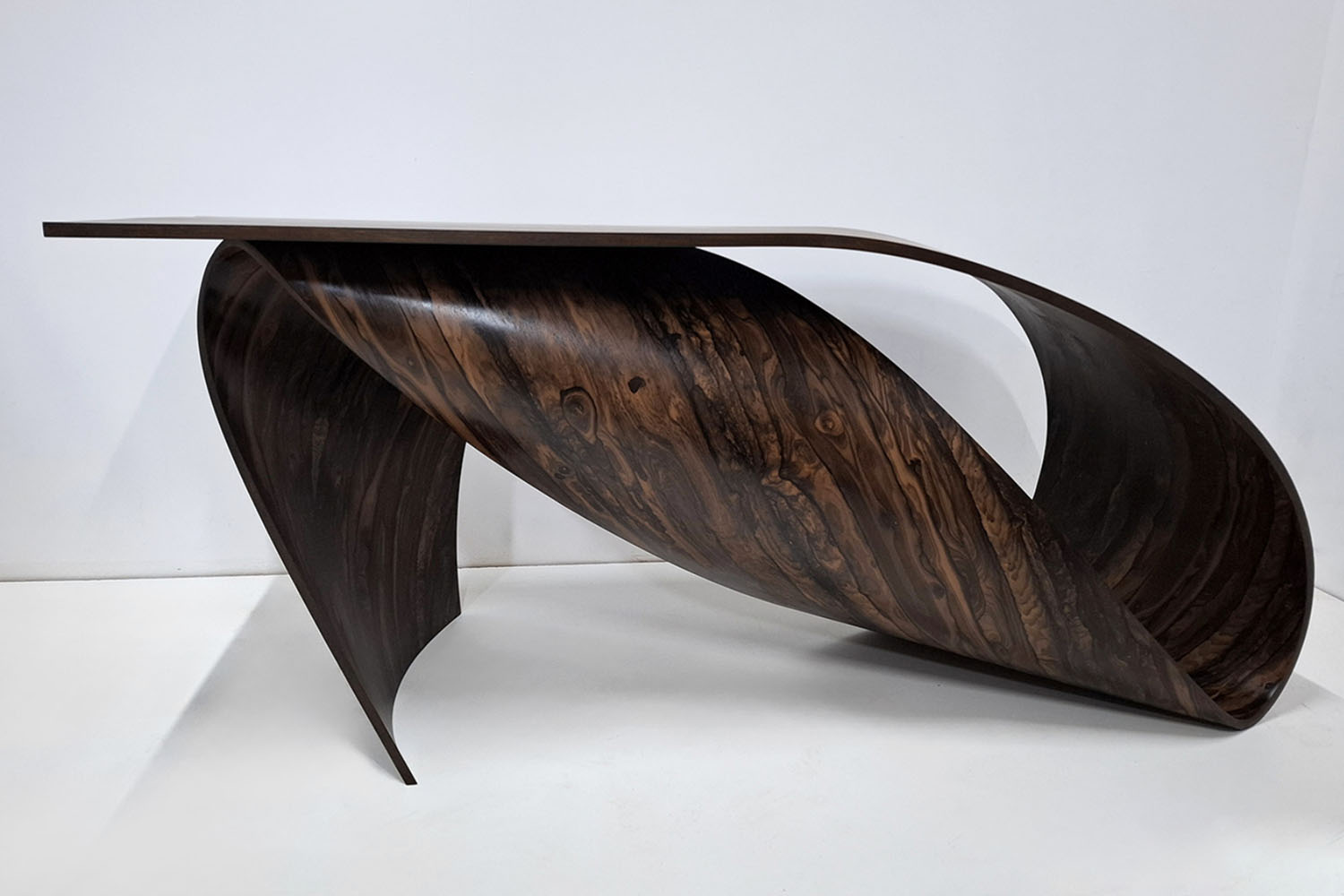 Wave Ziricote Desk. Pierre Renart. Maison Parisienne