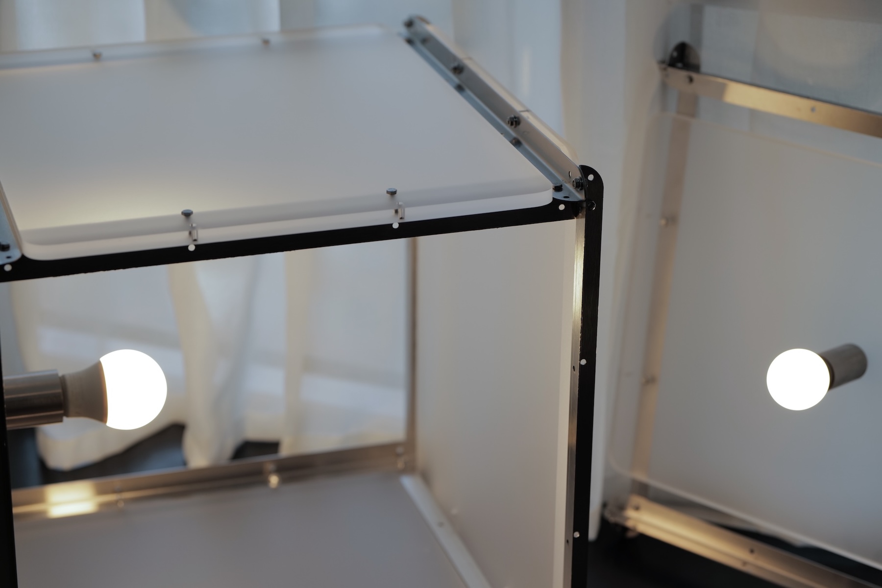 El sistema modular de mobiliario Art-chitecture — Chair Lamp. © JXY工作室