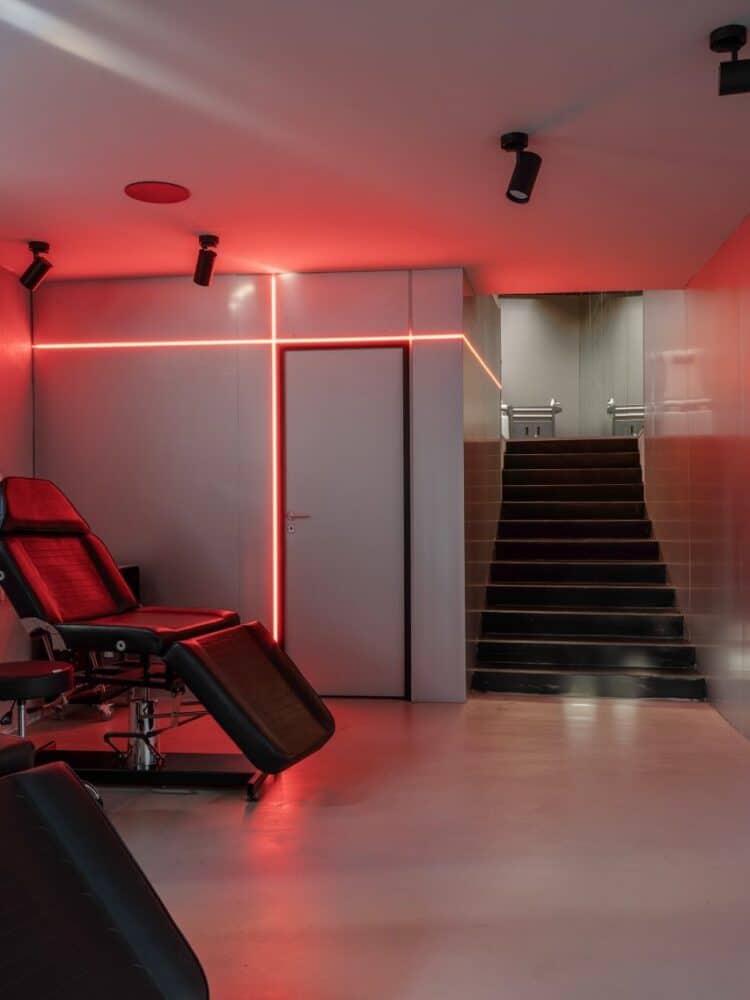 Sinners, estudio de tatuajes