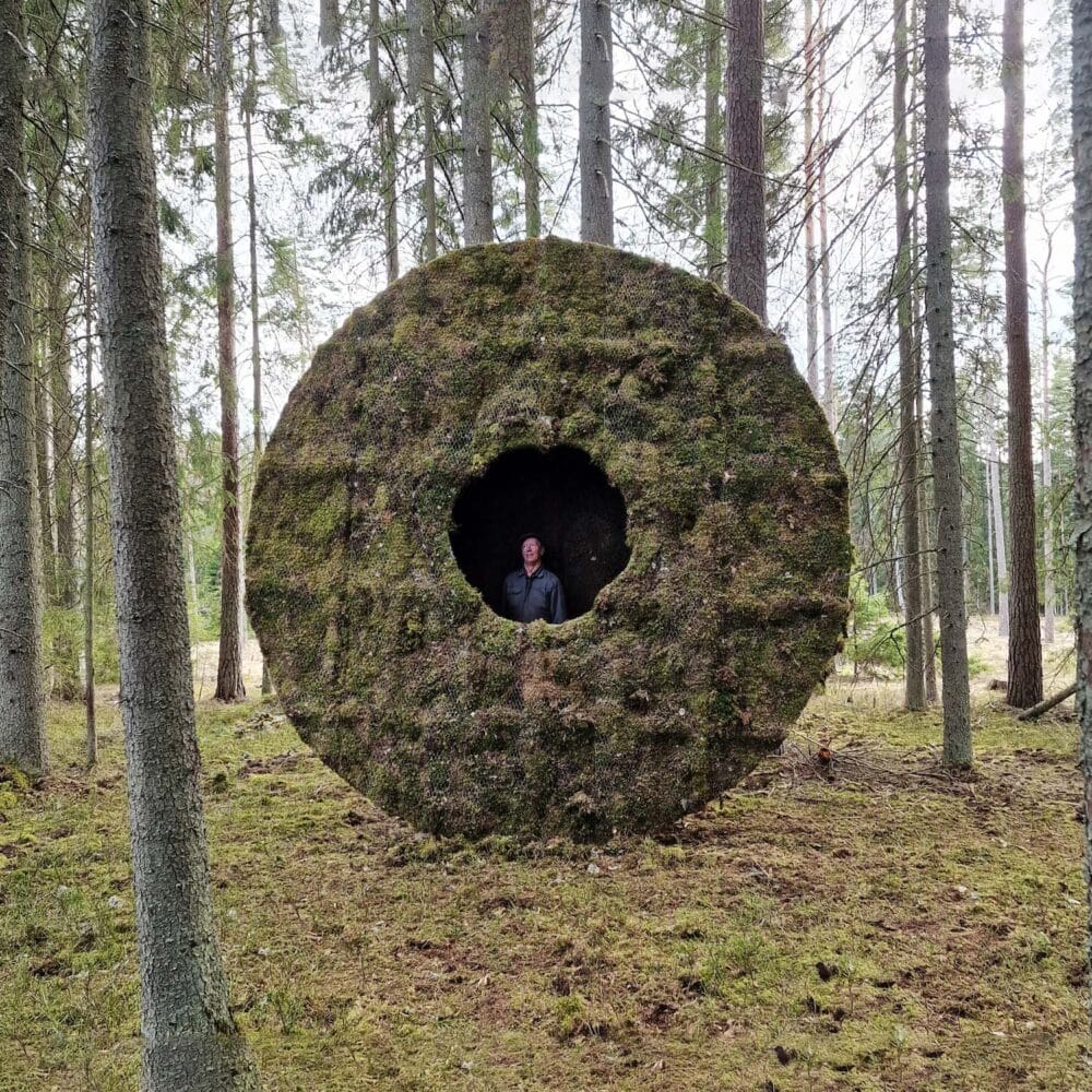 1_uma_moss_hut_first_farmer