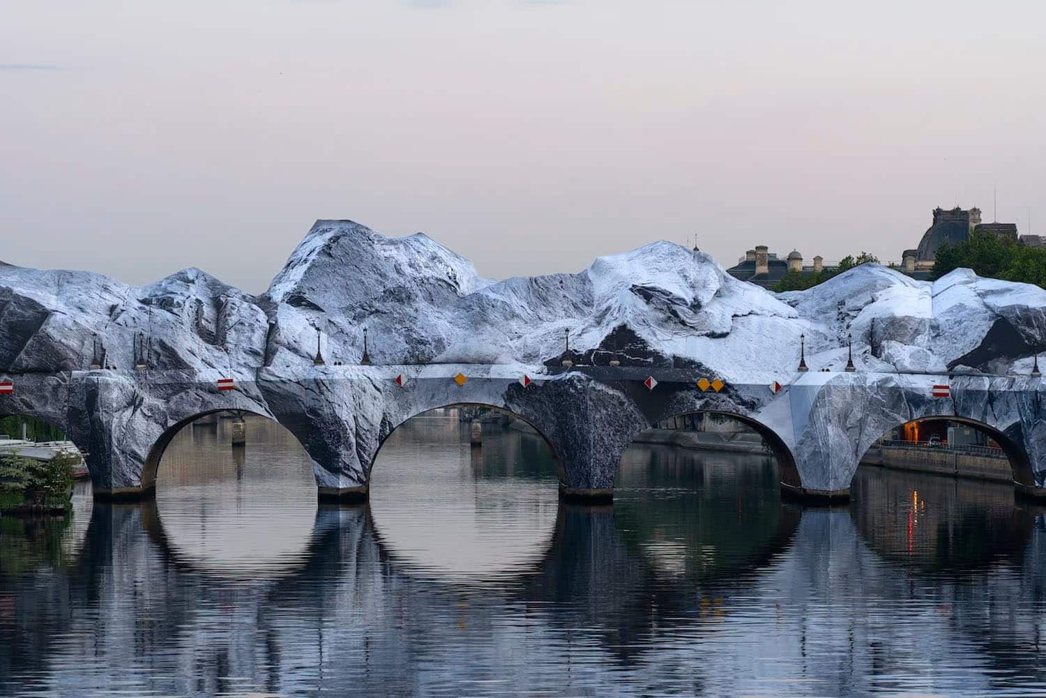 JR Pont Neuf, arte público, La Caverne