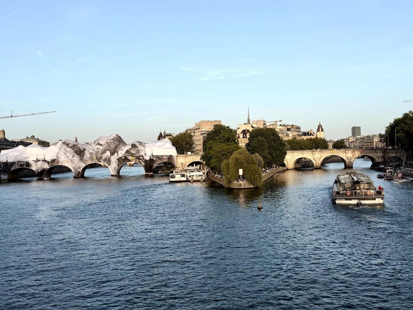 JR Pont Neuf, arte público, La Caverne