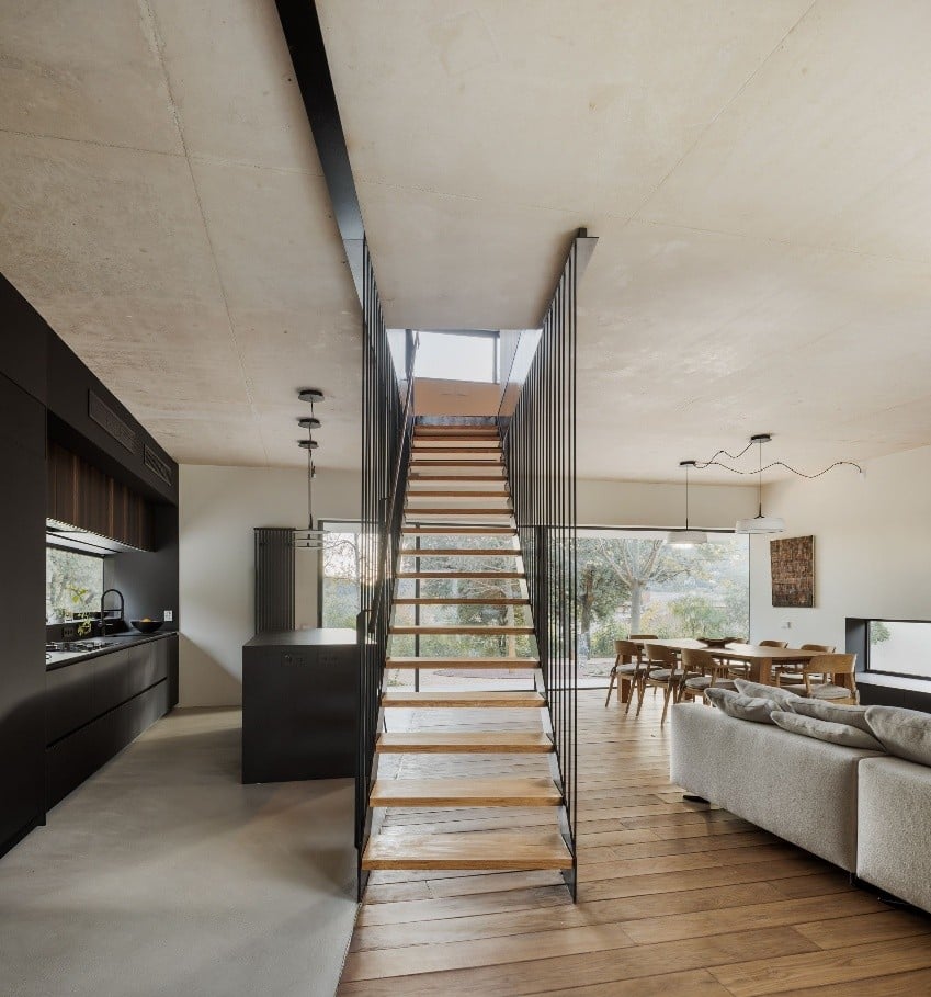 escalera en interior de vivienda