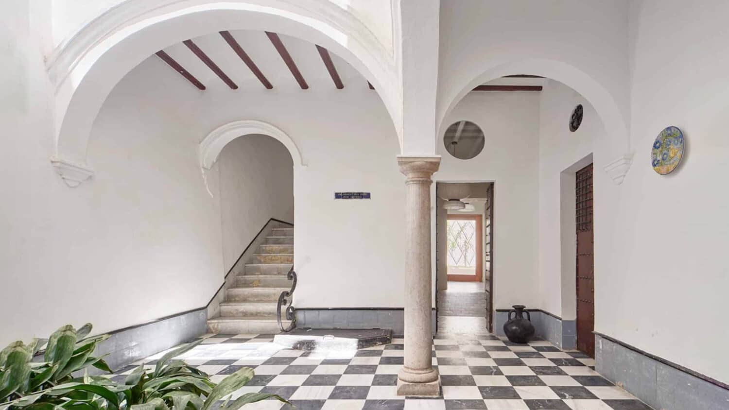 Casa Puerto, Lucas y Hernández-Gil