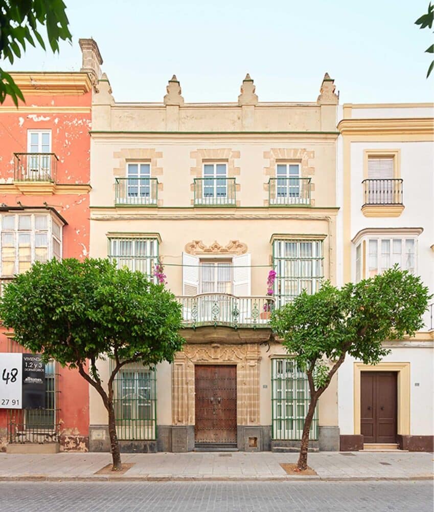 Casa Puerto, Lucas y Hernández-Gil