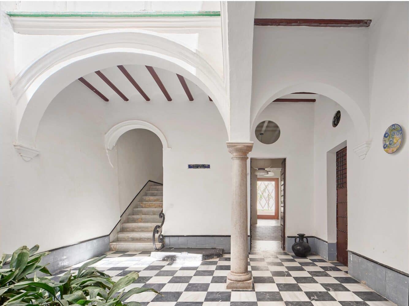 Casa Puerto, Lucas y Hernández-Gil