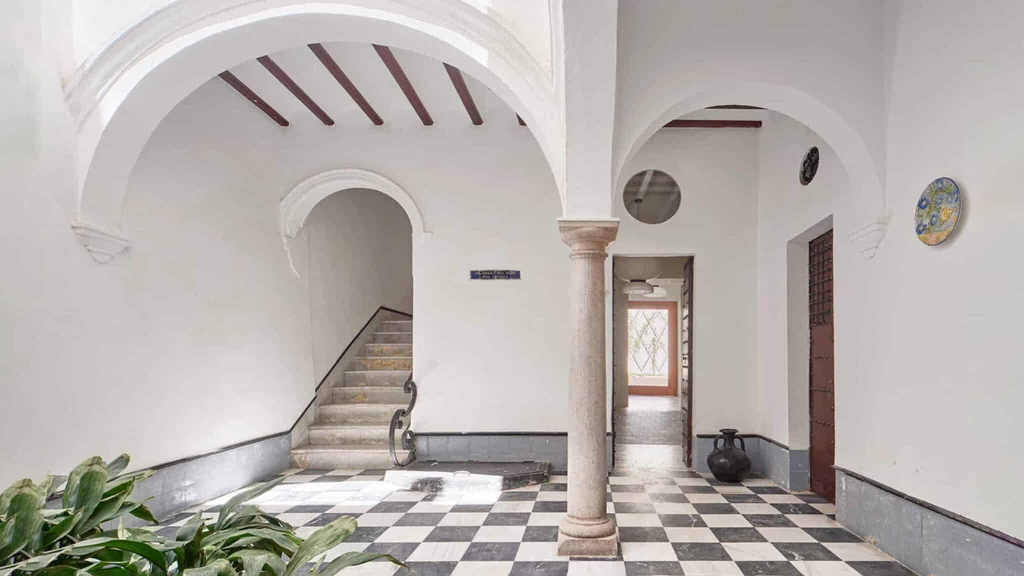 Casa Puerto, Lucas y Hernández-Gil