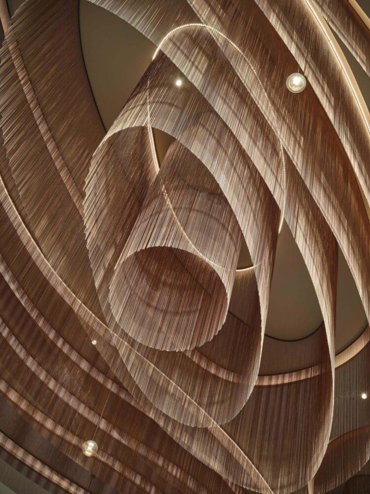 Kriskadecor, Regnum The Crown, Antalya