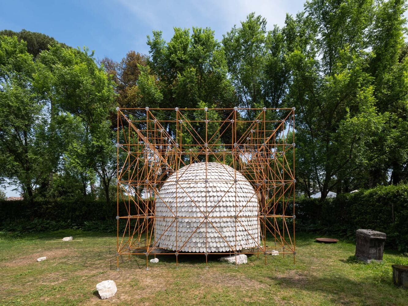 Il Duomo Invertito. Bento Architecture. Festival des Cabanes Villa Medicis 2026. Foto: © Daniele Molajoli