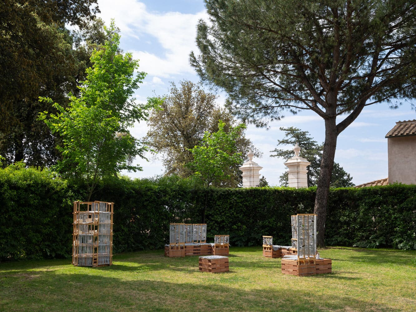 Reassembled views. NABA/Nuova Accademia di Belli Arti. Festival des Cabanes Villa Medicis 2026. Foto: © Daniele Molajoli